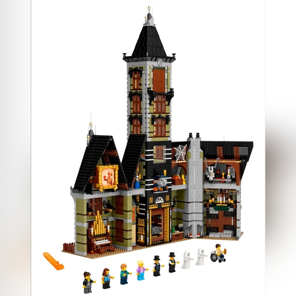 RETIRED LEGO Haunted House (10273) - Picture 4 of 8